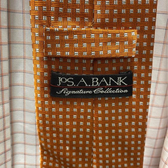 Brand new Jos. A. Banks suit. New with tags - Picture 8 of 9